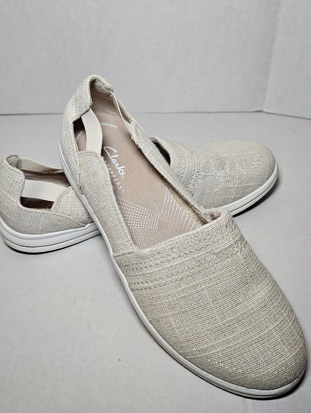Clarks CloudSteppers Size 7.5 Women's Slip On Loafers Sparkly Cream